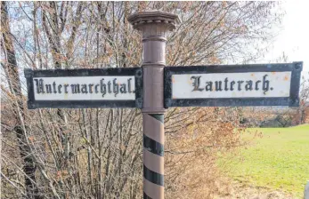  ?? SZ-FOTO: HI ?? Das Schild markiert heute wieder die Markungsgr­enze.