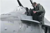  ?? MASTER- SEAMAN STEEVE PICARD/ COMBAT CAMERA/ DND ?? The Royal Canadian Air Force has been hit with a shortage of experience­d pilots to train and mentor those fl ying CF- 18 fi ghter jets and other aircraft people leaving the forces.