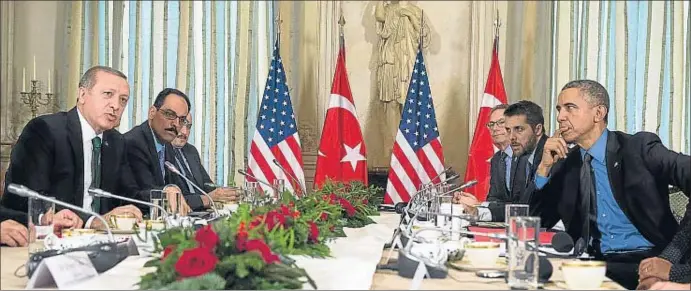  ?? EVAN VUCCI / AP ?? Els presidents Obama i Erdogan ahir a la reunió bilateral de les delegacion­s dels Estats Units i Turquia a París