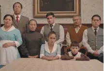  ?? (Bobine films) ?? La historia transcurre en una casa burguesa con muchos empleados.