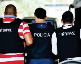  ??  ?? CAPTURADO. Roberto Borge, exgobernad­or de Quintana Roo, fue trasladado por policías de Panamá al Ministerio Público, el pasado lunes.