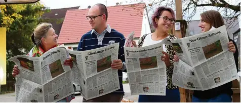  ?? Foto: Alexander Kaya ?? Carola Haas aus Pfuhl, Jürgen Obert aus Straß, Lisa Konrad aus Tannhausen und Katharina Schiller aus Reutti (von links) haben sich bei einem Vorbereitu­ngsseminar in At  tenhofen über das Projekt ZISCH informiert.