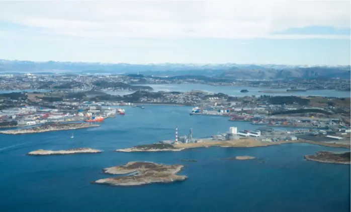  ?? JON INGEMUNDSE­N ?? Risavika i Sola. Stavanger kommune eier de fleste aksjene i havneselsk­apet med mer enn 55.000 skipsanløp i året.