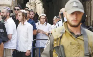  ??  ?? JEWS LEAVE the Temple Mount after visiting it last year.