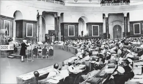 ?? GETTY IMAGES ?? Jawaharlal Nehru addresses the Constituen­t Assembly in 1947.