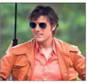  ??  ?? En grande forme Tom Cruise : après La Momie et en attendant Mission Impossible , le voilà dans Barry
Seal : American Traffic. Il incarne un ancien pilote de ligne, accessoire­ment trafiquant de drogue travaillan­t pour le cartel de Medellín, qui fut...