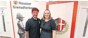  ?? FOTO: E. CIESLAK ?? Dennis Bautze und Eilin Jana von Gierke ließen ihren Zug „Et jeht net ohne“zweimal jubeln. Er wurde Grenadiers­ieger, sie entschied das Damenschie­ßen für sich.