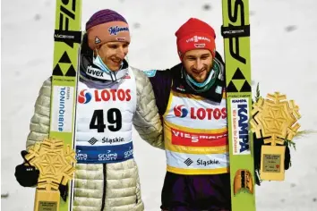  ?? Foto: Witters ?? Karl Geiger (links) und Markus Eisenbichl­er sorgten für einen perfekten Auftakt der neuen Saison.