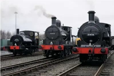  ?? JOHN SAGAR ?? A unique line-up of three Lancashire & Yorkshire Railway designs at the East Lancashire Railway’s Baron Street shed on January 24, with ‘Pug’ 0-4-0ST No. 19 having just arrived from the Ribble Steam Railway to join Aspinall ‘27’ 0-6-0 No. 52322 and newly outshopped ‘23’ 0-6-0ST
No. 51456 (752).