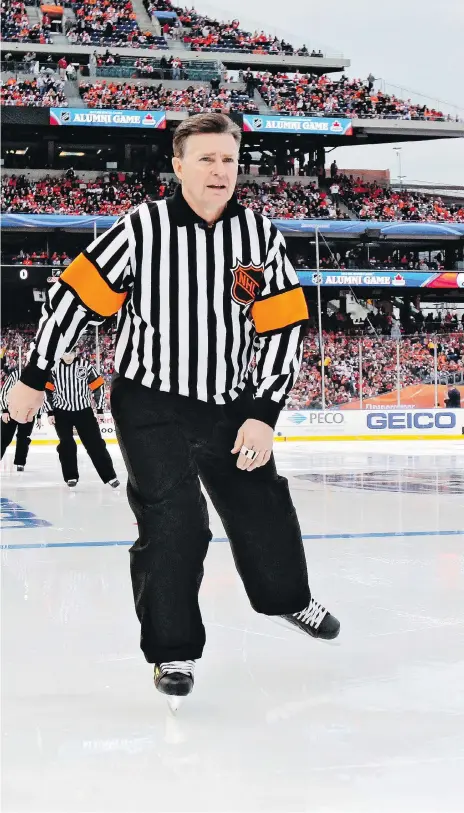  ?? LEN REDKOLES ?? Retired NHL referee Kerry Fraser had a legendary pro career, spanning 1,904 regular season games and 261 playoff contests. The Sarnia, Ont., native’s first major officiatin­g job came in 1974 as referee for the Memorial Cup final between the Regina Pats...