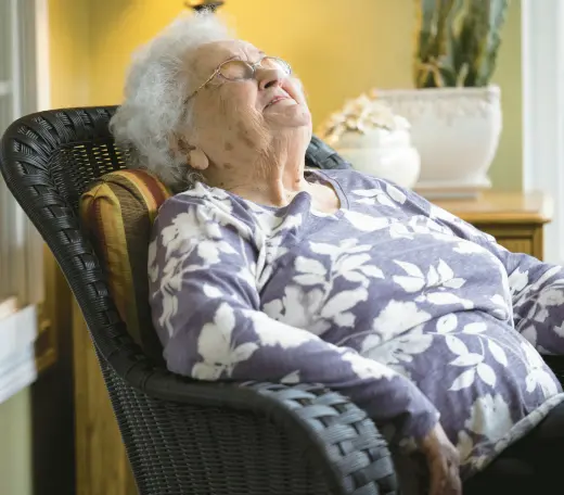  ?? TELECHAN/POST-TRIBUNE PHOTOS
KYLE ?? Valparaiso resident Emily Thorpe, who will turn 100 later this month, laughs as she and her daughters share stories about her life.