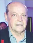  ??  ?? César Diesel Junghanns (63), egresado doctor en Derecho por la Universida­d Nacional de Pilar, Cum Laude.