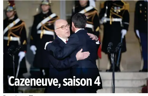  ??  ?? Relais. Le nouveau Premier ministre, Bernard Cazeneuve, et Manuel Valls lors de la passation de pouvoirs à Matignon, le 6 décembre.