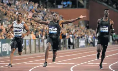  ??  ?? CAÑÓN. Christian Coleman se impuso en la final de 100 metros con 9.79 y es séptimo de la historia.