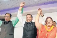  ?? SANTOSH KUMAR /HT ?? LJP MLC Nutan Singh joins the BJP in presence of Bihar BJP president Dr Sanjay Jaiswan in Patna on Monday.