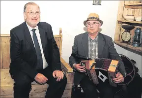  ??  ?? Jackie O’Leary entertaine­d former District Judge Michael Pathwell at the Craft and Blacksmith Fair in Millstreet Country Park.