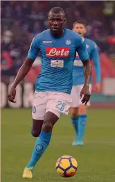  ??  ?? Kalidou Koulibaly, 26 anni, è alto 195 cm ANSA