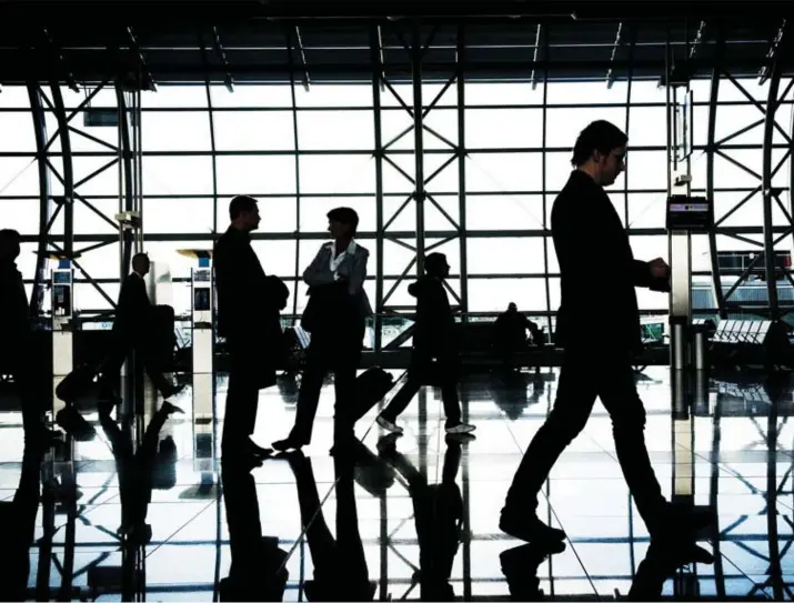  ??  ?? Het is koppen lopen op Brussels Airport.