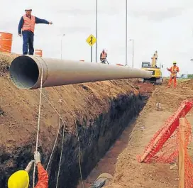  ??  ?? Cloacas. Sólo el 39% de los hogares de Córdoba tienen ese servicio.