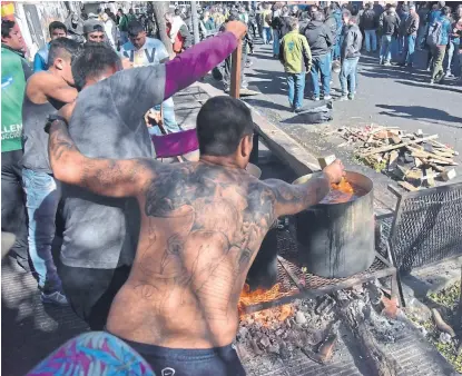  ?? La voz del interior ?? Los transporti­stas cordobeses, en huelga por la feroz interna de la UTA