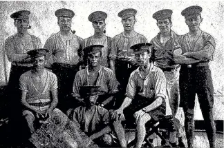  ?? PHOTO: NATIONAL LIBRARY OF NEW ZEALAND ?? Leo Prideaux is seated on the left in this photo of Otago Reinforcem­ents that ran in The Otago Witness newspaper in 1915. Two of the men were already dead when it was published.