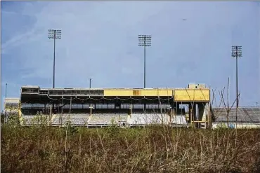  ?? JONATHAN QUILTER / COLUMBUS DISPATCH ?? The former home of the Columbus Clippers, Cooper Stadium, has been abandoned since 2008. Plans called for the developmen­t of a racetrack and a research center for driverless cars.