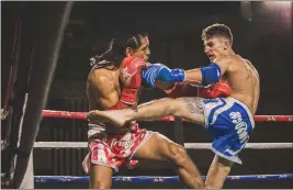  ?? CONTRIBUTE­D PHOTOS ?? Galvez, on the left, fights Siplyak for the 2021nation­al amateur welterweig­ht title.