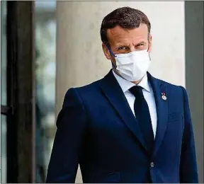  ??  ?? Emmanuel Macron peut s’appuyer sur un net recul de l’épidémie en France.