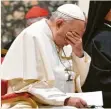  ?? Foto: Vincenzo Pinto/afp, dpa ?? Papst Franziskus beim Gipfeltref­fen im Vatikan.