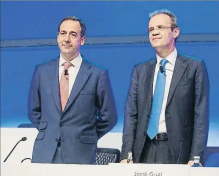  ?? XAVIER GÓMEZ ?? Gonzalo Gortázar, consejero delegado, junto a Jordi Gual, presidente