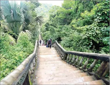  ?? FRESH NEWS ?? More than 200 stairs built on Tbeng Meanchey Mountain in Preah Vihear province suffered water damage during the past rainy season. Additional funds are required to complete the stairs’ repair work.