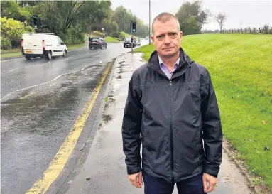  ??  ?? Staggered Graham Simpson MSP claims proposals for the dualling of Stewartfie­ld Way are worse than expected