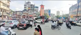  ??  ?? Shivaji Chowk in Kalyan is one of the areas where private buses are not allowed, as the traffic police attempt to ease traffic congestion in the city.