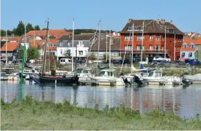  ??  ?? Étaples-sur-Mer, une petite ville maritime ravissante et dynamique.