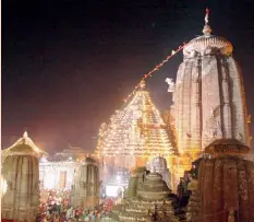  ??  ?? Lingaraj temple (above)