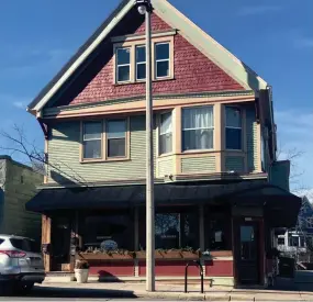  ?? MILWAUKEE JOURNAL SENTINEL ?? Belli’s Bistro + Spirits has set an official opening date of April 7 at 3001 S. Kinnickinn­ic Ave., the former Pastiche location.