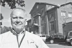  ?? Pat Sullivan/Associated Press file photo ?? ■ Associated Press reporter Michael Graczyk stands outside the Huntsville Unit on June 12, 2013, before witnessing the execution of confessed killer Elroy Chester in Huntsville, Texas. Graczyk, who witnessed and chronicled more than 400 executions as a...