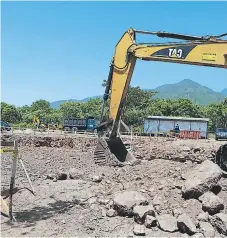  ??  ?? OBRA. La maquinaria comenzó a trabajar el terreno.