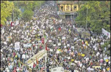  ?? SATISH BATE/HT PHOTO ?? A protest rally against the newly amended citizenshi­p law at August Kranti Maidan in Mumbai on Thursday.