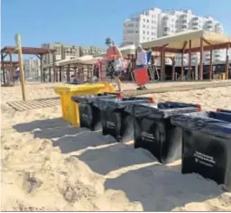  ??  ?? Los nuevos contenedor­es incorporad­os a las playas y al litoral portuense.