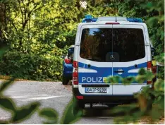  ?? Foto: Alexander Kaya (Symbolbild) ?? Die Polizei sucht unter anderem mit Tauchern in der Günz nach Beweismitt­eln.