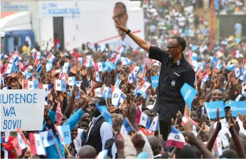  ?? Foto: dpa/Eric Murinzi ?? Der ruandische Präsident Paul Kagama gilt dem Panafrikan­isten Alassane Ba als Hoffnungst­räger für Vereinigte Staaten von Afrika.