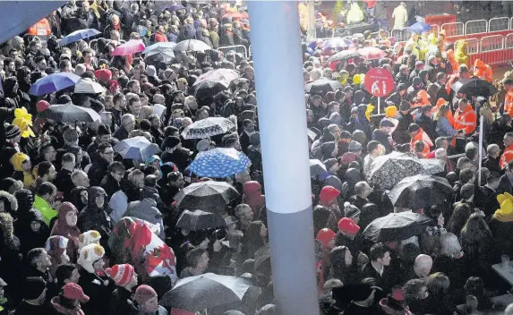  ?? Richard Williams ?? > Fans waiting to get into the Principali­ty Stadium, 15 minutes before the kick-off of Wales’ game against Australia last weekend