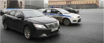  ??  ?? MOSCOW: The FSB headquarte­rs, grey building at center.— AP