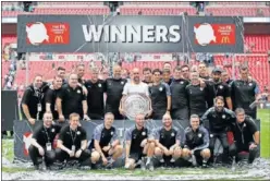  ??  ?? COMMUNITY SHIELD. El City venció al Liverpool de Klopp.