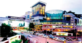  ?? ?? The solar power system will cover 273,300 square feet of the mall’s rooftop and car park, generating more than 5,700kWp of renewable energy to power the mall.