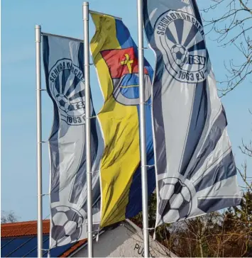  ?? Foto: Reinhold Radloff ?? Woher weht der Wind in der neuen Saison? Das ist die große Frage bei den Bayernliga Fußballern des TSV Schwabmünc­hen. Am Sonntag beginnt für die Tutschka Schützling­e die neue Saison.