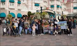  ?? (Photos DR) ?? Le projet de Maison d’Adrien est mis à mal par l’annulation des nombreux évènements prévus pour récolter des fonds. Ci dessus, les « petits héros » lors d’un voyage à Disneyland en fin d’année dernière.