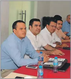  ??  ?? Sedeco en reunión con empresario­s