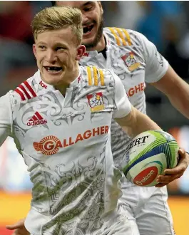  ??  ?? Damian McKenzie and the Chiefs had plenty to smile about as they dismantled the Stormers in their quarterfin­al in Cape Town.
